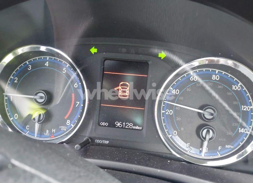 Photo 7 of 2018 Toyota Corolla LE (VIN 5YFBURHE5JP822480)