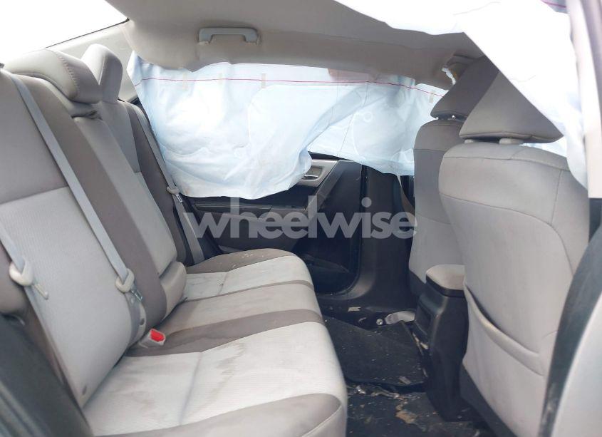 Photo 8 of 2018 Toyota Corolla LE (VIN 5YFBURHE5JP822480)