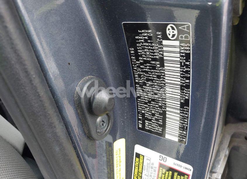 Photo 9 of 2018 Toyota Corolla LE (VIN 5YFBURHE5JP822480)