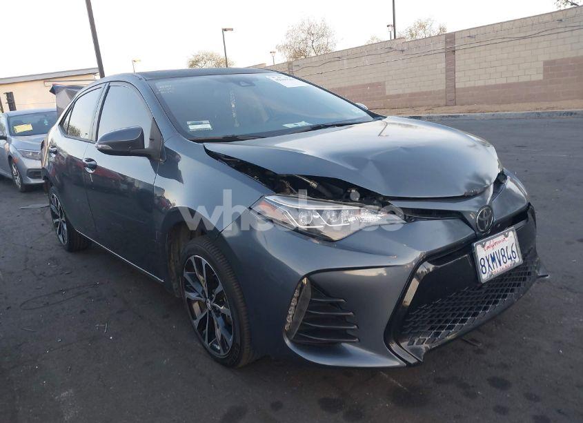 2018 Toyota Corolla SE (VIN 5YFBURHE5JP823211) main photo