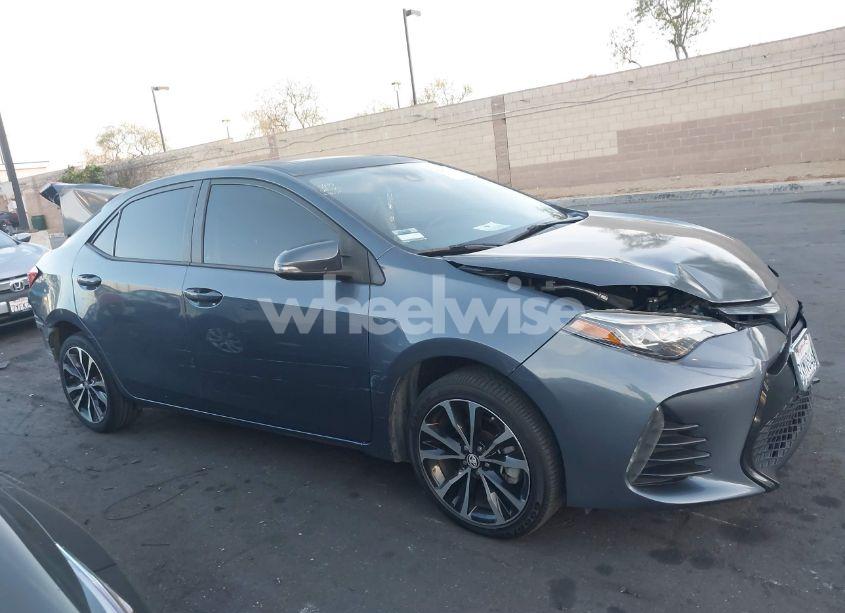 Photo 14 of 2018 Toyota Corolla SE (VIN 5YFBURHE5JP823211)