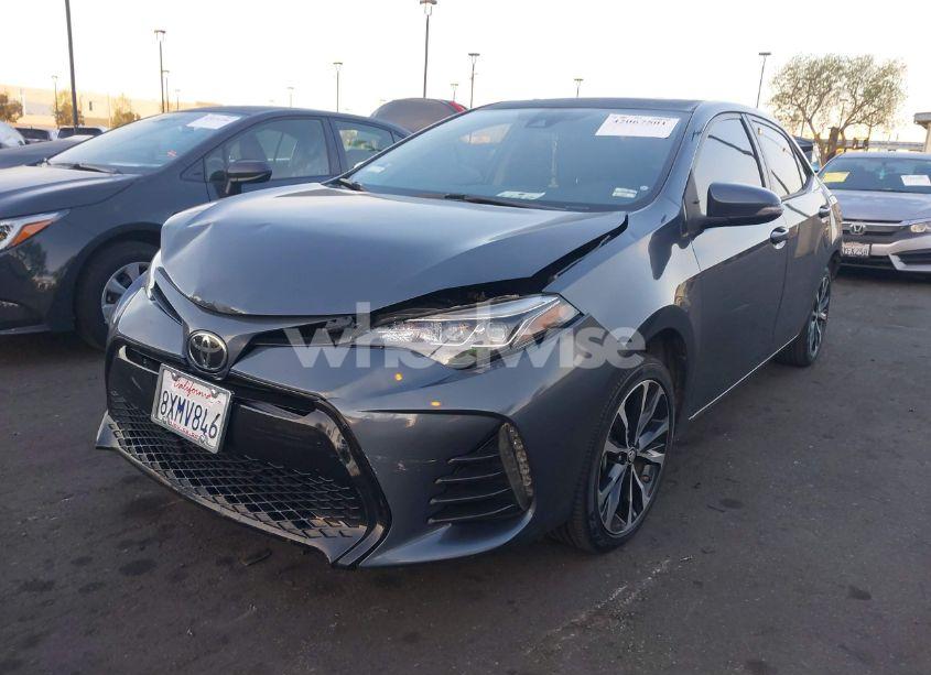 Photo 2 of 2018 Toyota Corolla SE (VIN 5YFBURHE5JP823211)