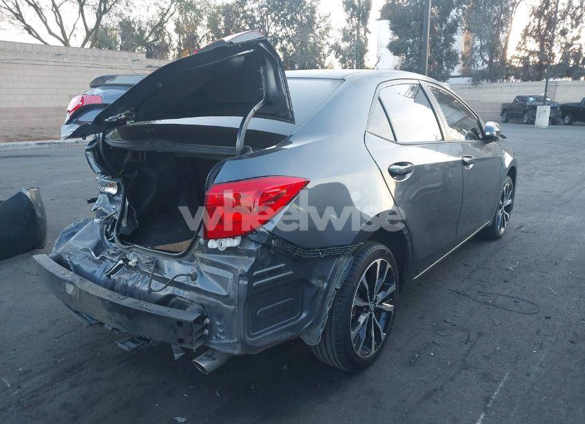 Photo 4 of 2018 Toyota Corolla SE (VIN 5YFBURHE5JP823211)