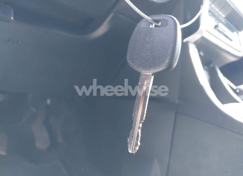 Photo 11 of 2018 Toyota Corolla LE (VIN 5YFBURHE5JP827470)