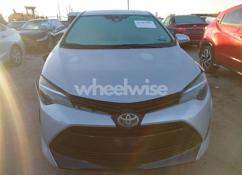 Photo 13 of 2018 Toyota Corolla LE (VIN 5YFBURHE5JP827470)