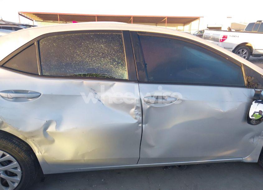 Photo 21 of 2018 Toyota Corolla LE (VIN 5YFBURHE5JP827470)