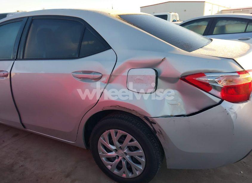 Photo 6 of 2018 Toyota Corolla LE (VIN 5YFBURHE5JP827470)