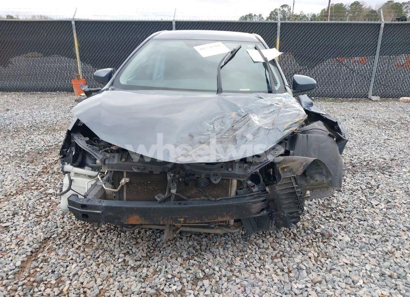 Photo 12 of 2018 Toyota Corolla L/LE/XLE/SE/XSE (VIN 5YFBURHE5JP829428)