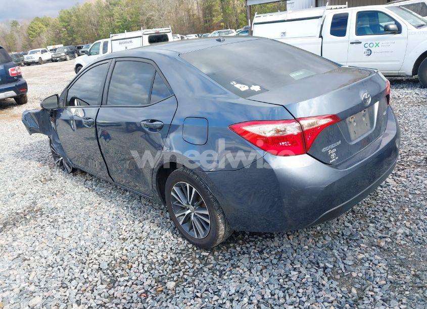 Photo 3 of 2018 Toyota Corolla L/LE/XLE/SE/XSE (VIN 5YFBURHE5JP829428)