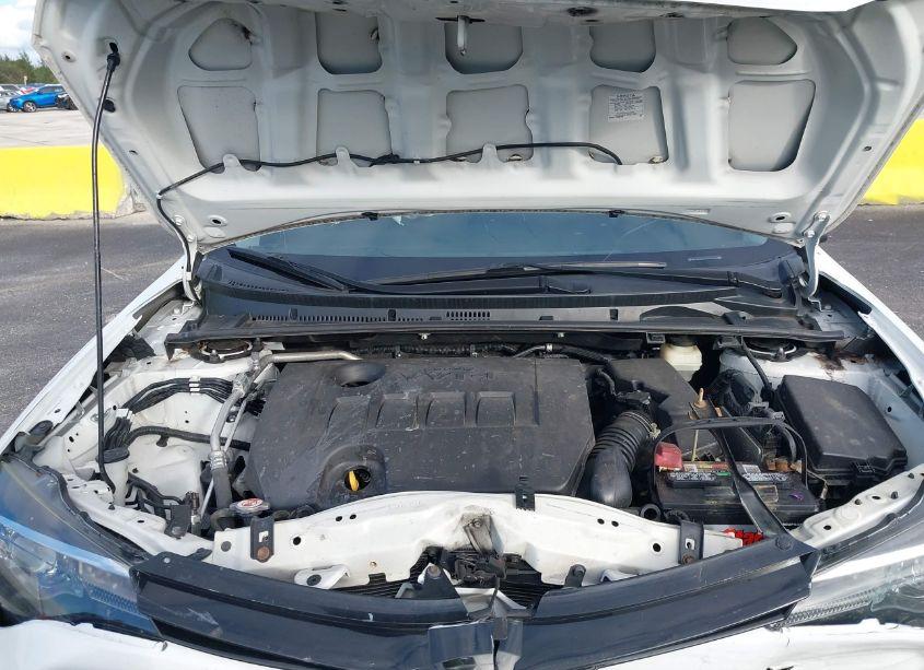 Photo 10 of 2018 Toyota Corolla LE (VIN 5YFBURHE5JP841045)