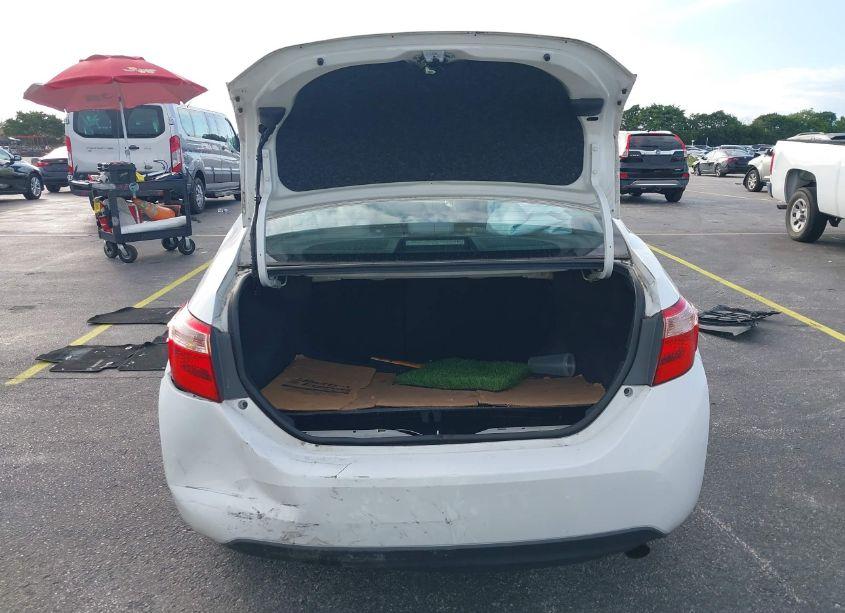 Photo 16 of 2018 Toyota Corolla LE (VIN 5YFBURHE5JP841045)