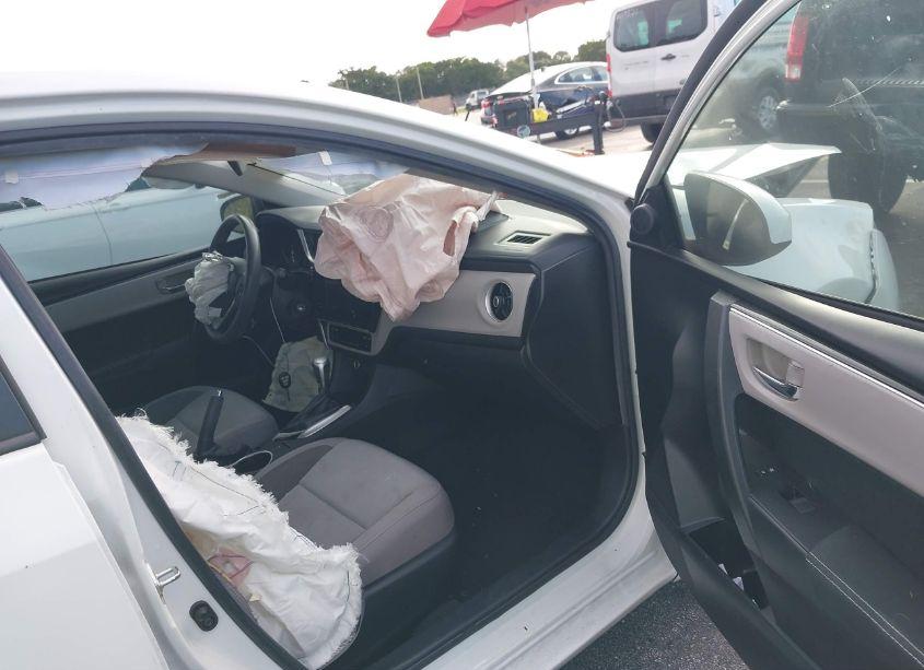 Photo 5 of 2018 Toyota Corolla LE (VIN 5YFBURHE5JP841045)