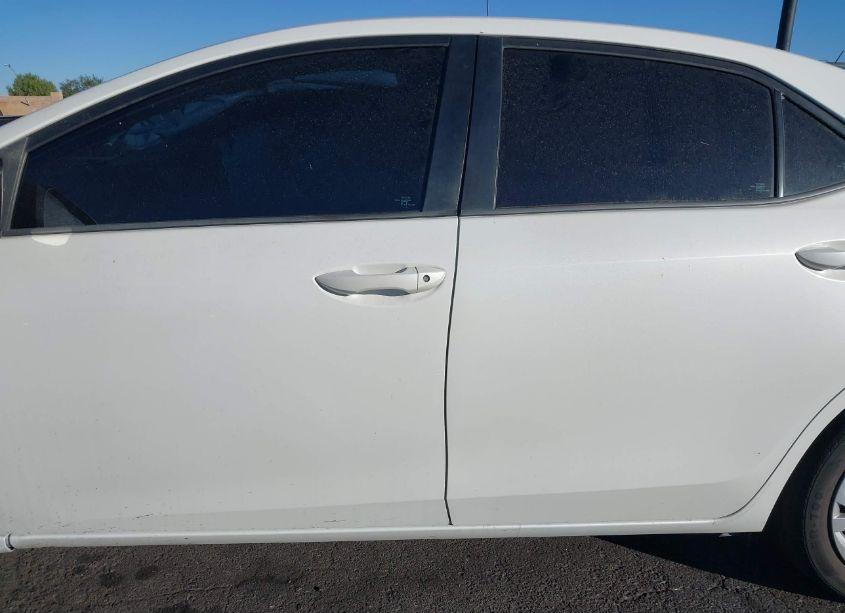 Photo 14 of 2018 Toyota Corolla LE (VIN 5YFBURHE5JP852191)