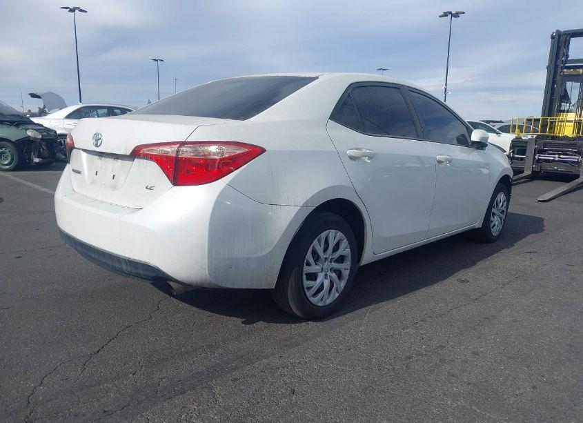 Photo 4 of 2018 Toyota Corolla LE (VIN 5YFBURHE5JP852191)