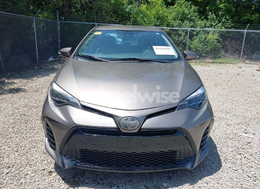 Photo 12 of 2019 Toyota Corolla SE (VIN 5YFBURHE5KP861233)