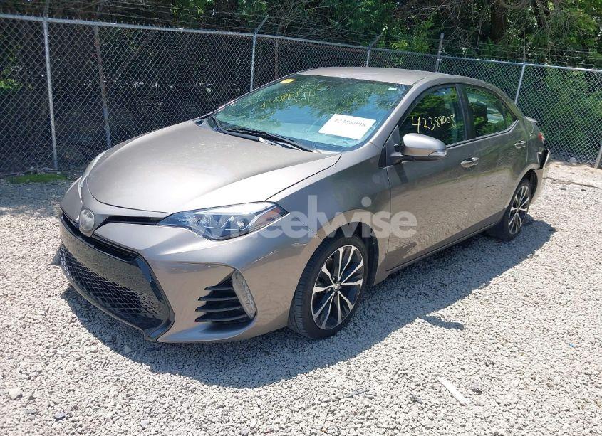 Photo 2 of 2019 Toyota Corolla SE (VIN 5YFBURHE5KP861233)