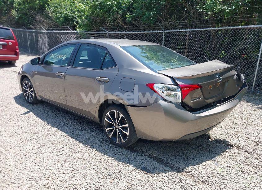Photo 3 of 2019 Toyota Corolla SE (VIN 5YFBURHE5KP861233)