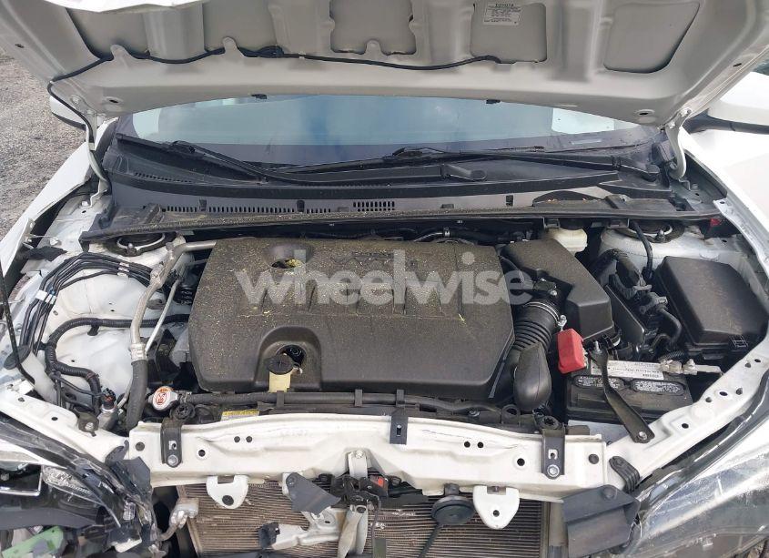 Photo 10 of 2019 Toyota Corolla XLE (VIN 5YFBURHE5KP871504)