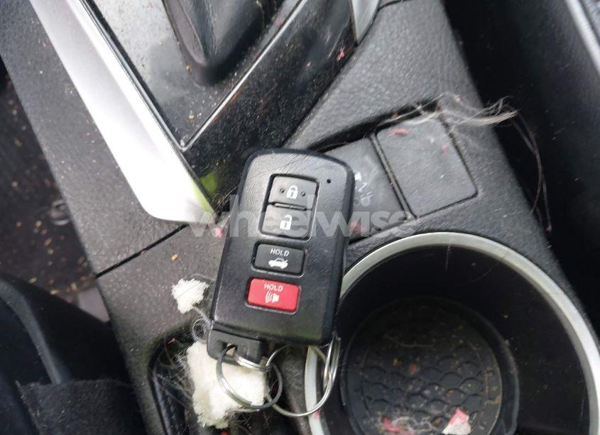 Photo 11 of 2019 Toyota Corolla XLE (VIN 5YFBURHE5KP871504)