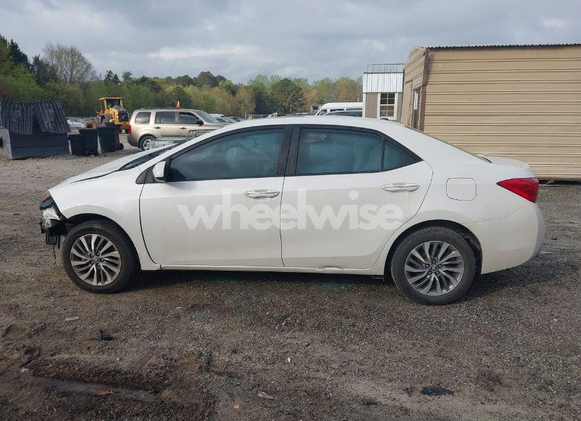 Photo 15 of 2019 Toyota Corolla XLE (VIN 5YFBURHE5KP871504)
