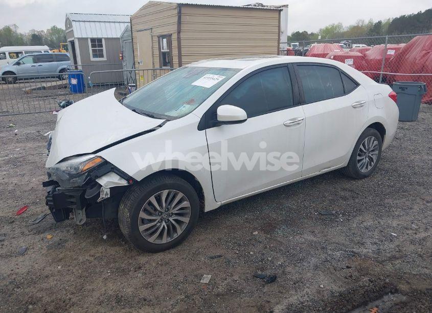 Photo 2 of 2019 Toyota Corolla XLE (VIN 5YFBURHE5KP871504)