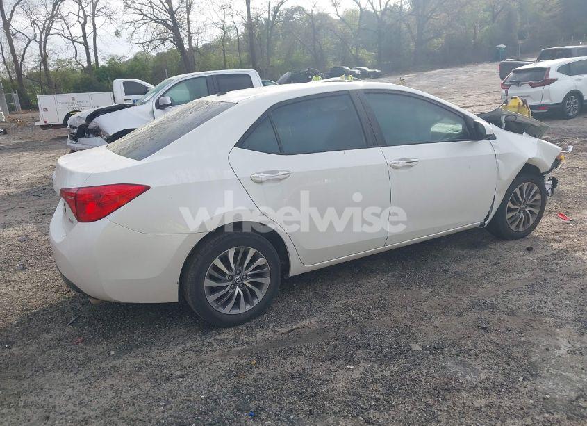 Photo 4 of 2019 Toyota Corolla XLE (VIN 5YFBURHE5KP871504)