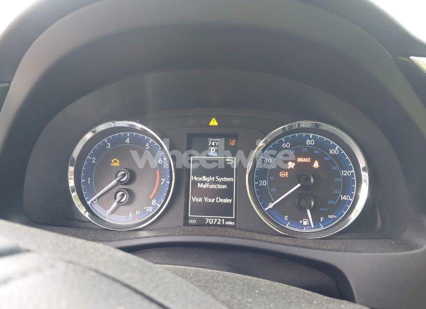 Photo 7 of 2019 Toyota Corolla XLE (VIN 5YFBURHE5KP871504)