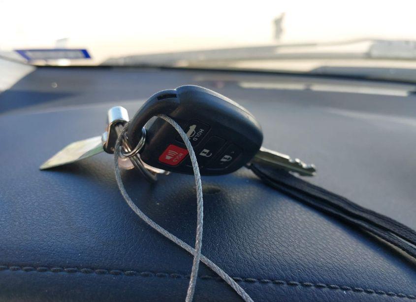 Photo 11 of 2019 Toyota Corolla LE (VIN 5YFBURHE5KP883782)