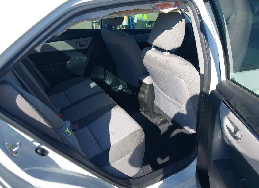 Photo 8 of 2019 Toyota Corolla LE (VIN 5YFBURHE5KP883782)