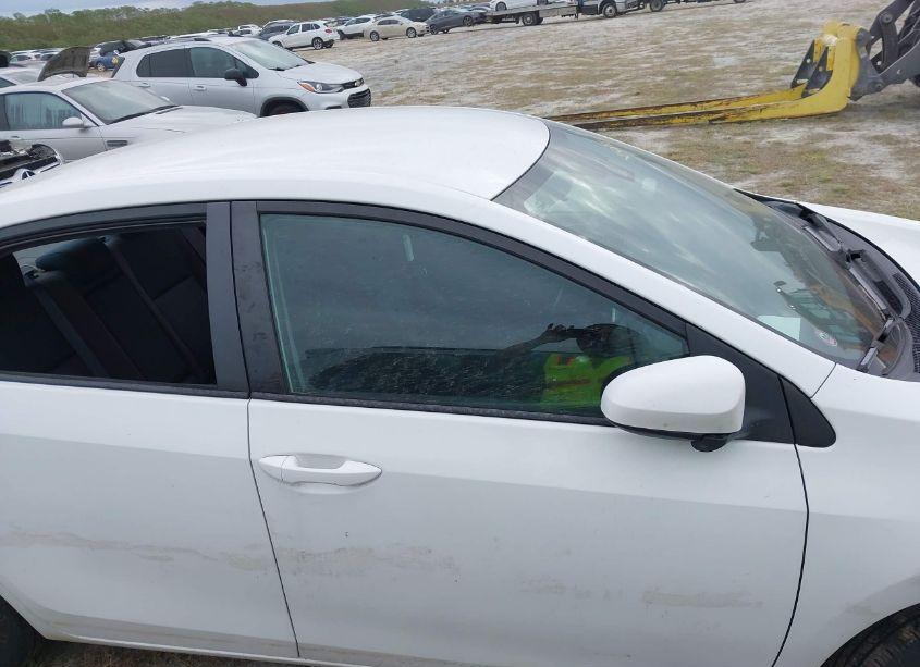 Photo 13 of 2019 Toyota Corolla LE (VIN 5YFBURHE5KP891915)