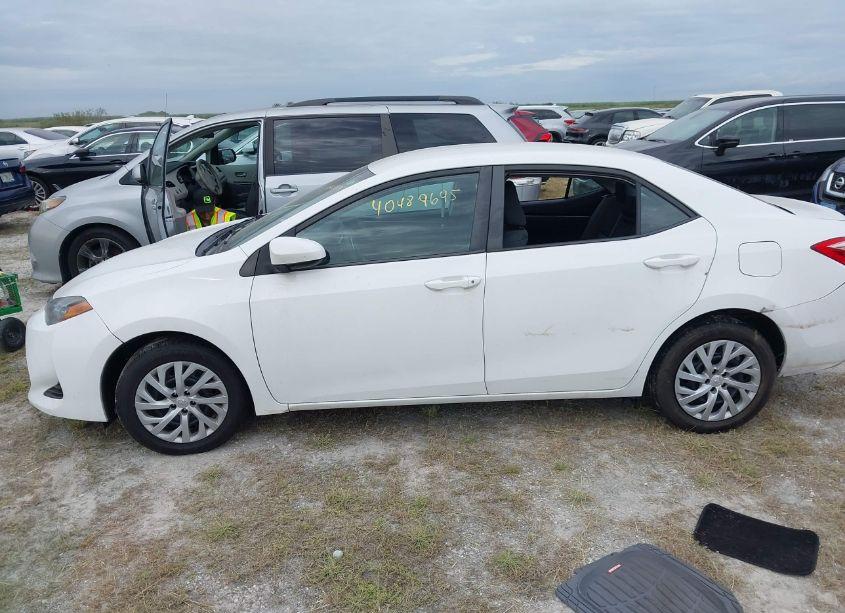 Photo 14 of 2019 Toyota Corolla LE (VIN 5YFBURHE5KP891915)
