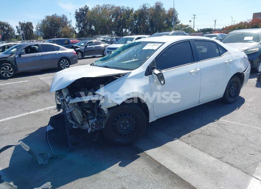 Photo 2 of 2019 Toyota Corolla LE (VIN 5YFBURHE5KP896225)
