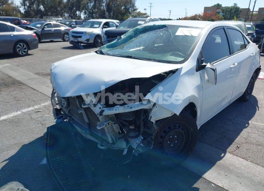 Photo 6 of 2019 Toyota Corolla LE (VIN 5YFBURHE5KP896225)