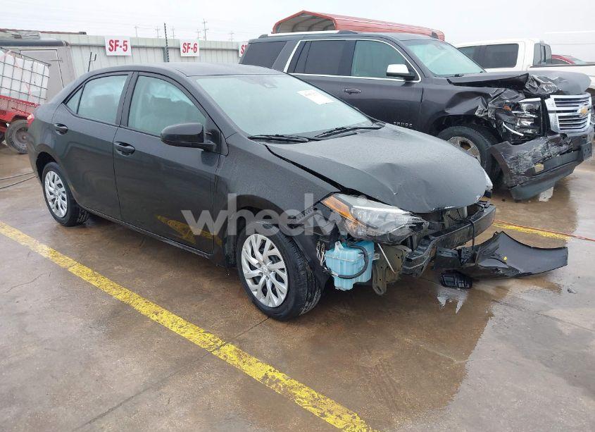 2019 Toyota Corolla LE (VIN 5YFBURHE5KP897052) main photo