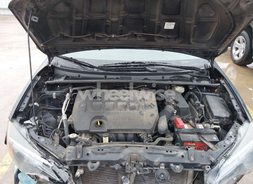 Photo 10 of 2019 Toyota Corolla LE (VIN 5YFBURHE5KP897052)