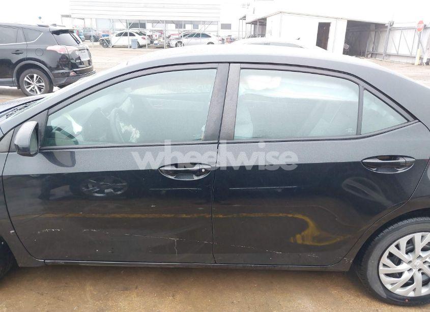 Photo 15 of 2019 Toyota Corolla LE (VIN 5YFBURHE5KP897052)