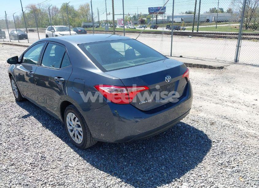 Photo 3 of 2019 Toyota Corolla LE (VIN 5YFBURHE5KP897309)