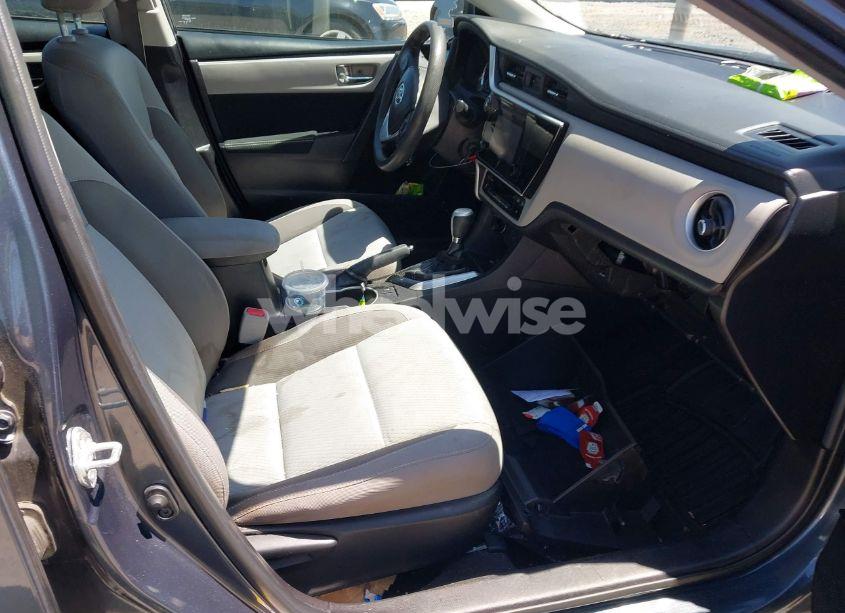 Photo 5 of 2019 Toyota Corolla LE (VIN 5YFBURHE5KP897309)