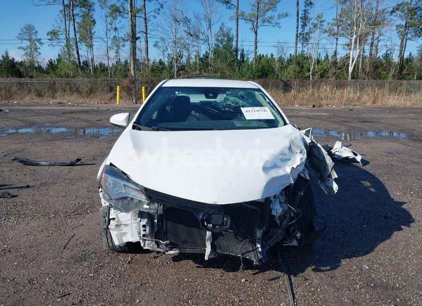 Photo 13 of 2019 Toyota Corolla LE (VIN 5YFBURHE5KP920121)