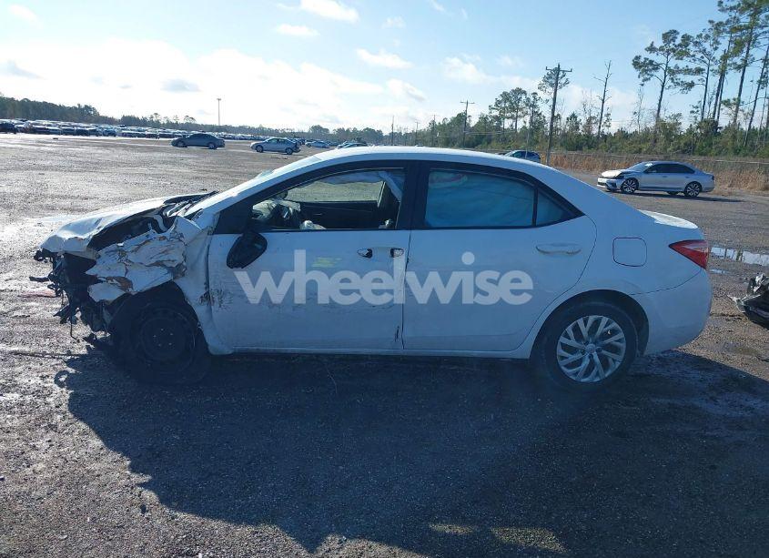 Photo 15 of 2019 Toyota Corolla LE (VIN 5YFBURHE5KP920121)