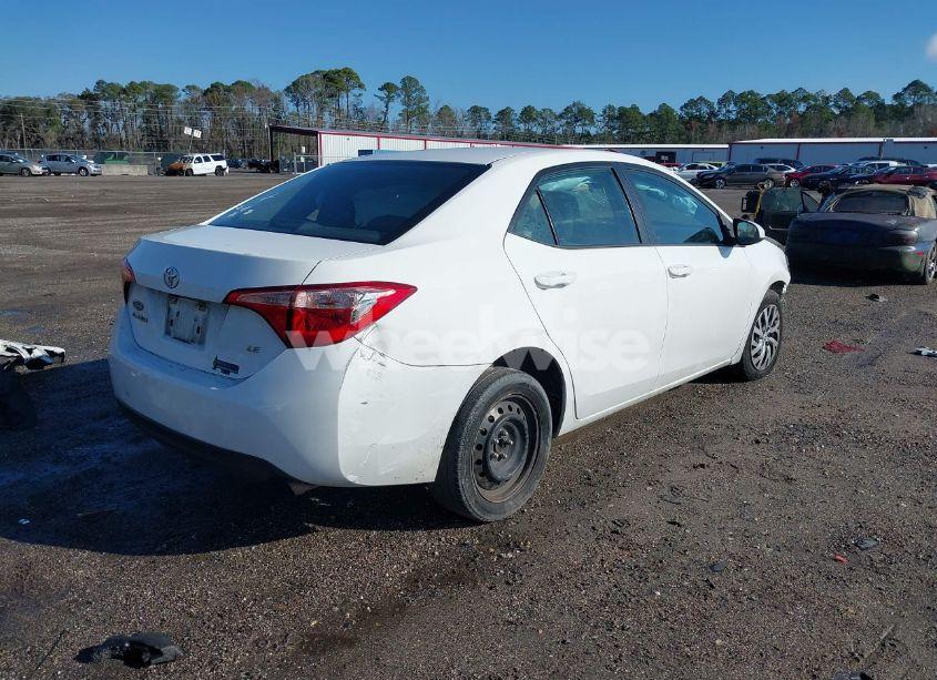 Photo 4 of 2019 Toyota Corolla LE (VIN 5YFBURHE5KP920121)