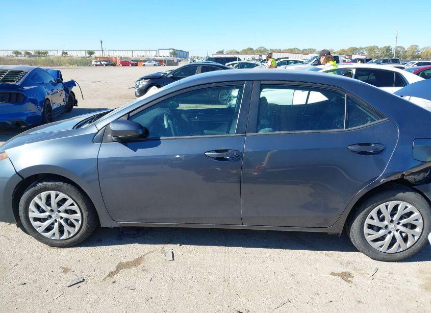 Photo 14 of 2019 Toyota Corolla LE (VIN 5YFBURHE5KP921933)