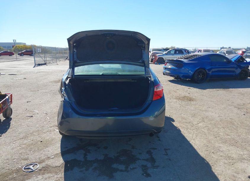 Photo 16 of 2019 Toyota Corolla LE (VIN 5YFBURHE5KP921933)