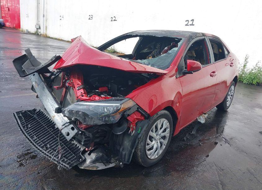 Photo 2 of 2019 Toyota Corolla LE (VIN 5YFBURHE5KP933323)