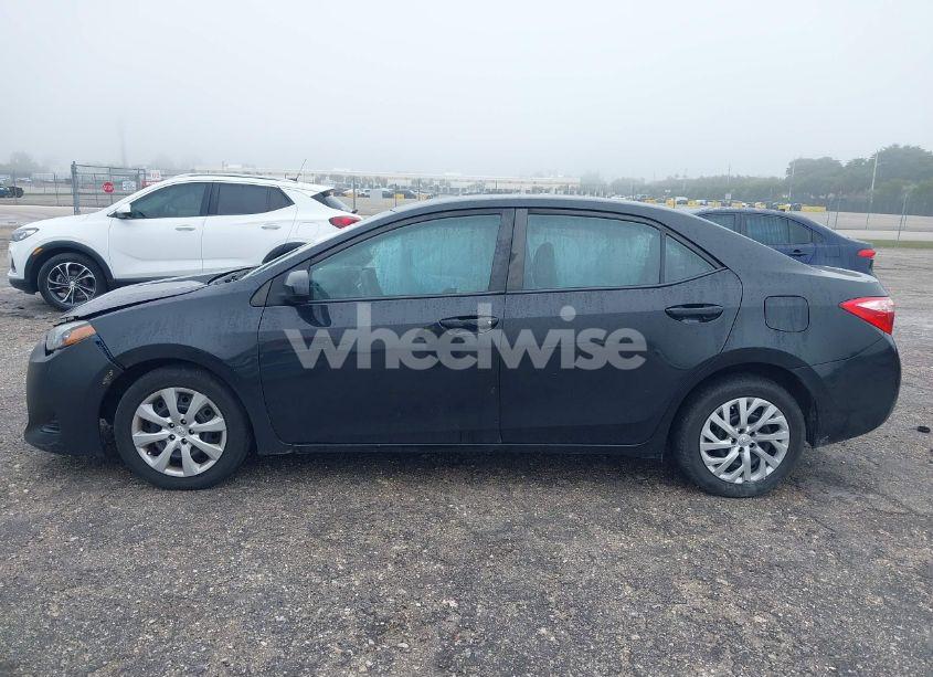 Photo 14 of 2019 Toyota Corolla LE (VIN 5YFBURHE5KP936836)