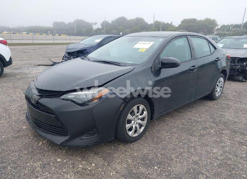 Photo 2 of 2019 Toyota Corolla LE (VIN 5YFBURHE5KP936836)