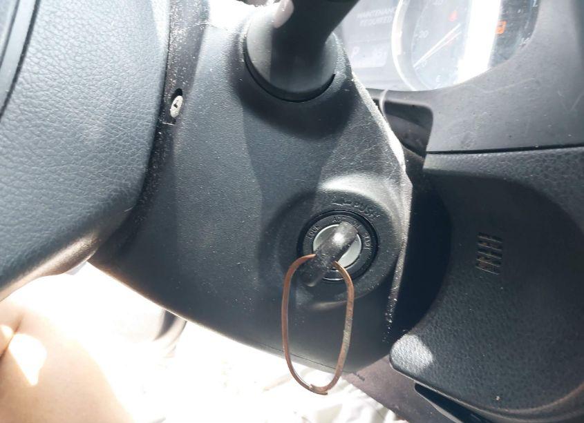 Photo 11 of 2019 Toyota Corolla LE (VIN 5YFBURHE5KP940868)