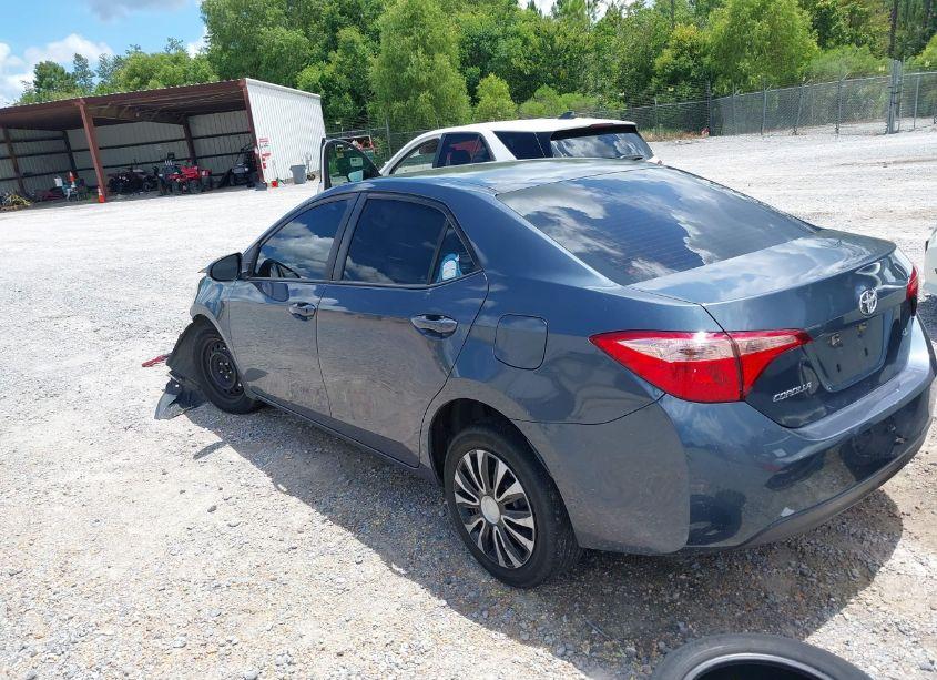 Photo 3 of 2019 Toyota Corolla LE (VIN 5YFBURHE5KP940868)