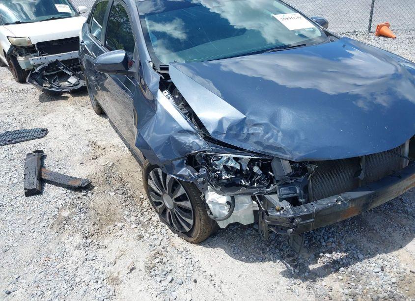 Photo 6 of 2019 Toyota Corolla LE (VIN 5YFBURHE5KP940868)