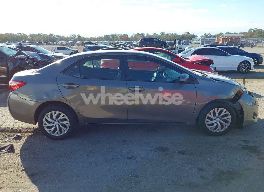 Photo 13 of 2019 Toyota Corolla LE (VIN 5YFBURHE5KP945987)